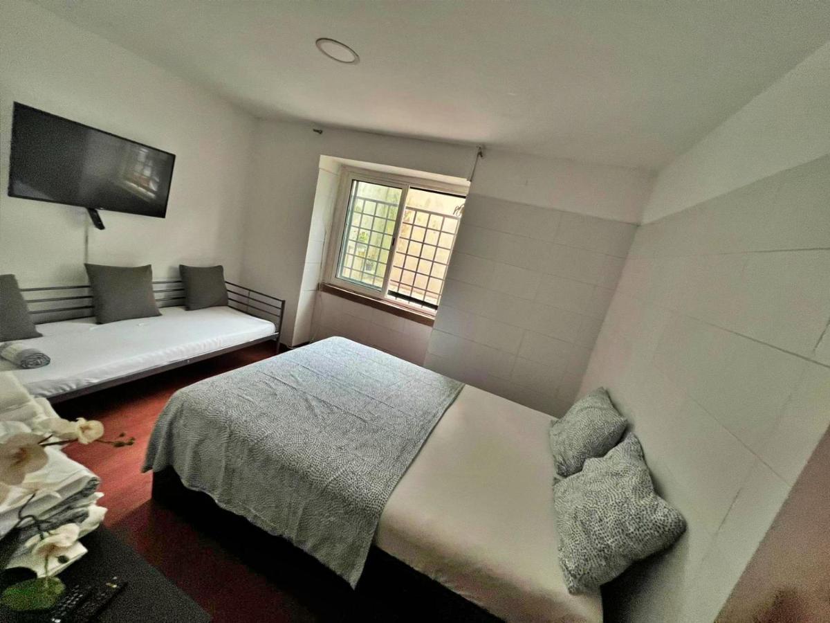 Room In Queluz 11 Minutes From Lisbon Ngoại thất bức ảnh